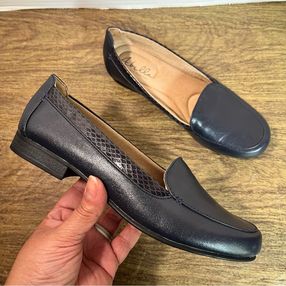 Abella Sparkler Midnight Blue Loafer Flats Size 6.5 - Picture 1 of 15